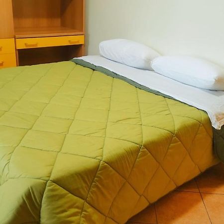 B&B Quattro Ulivi Roges Esterno foto